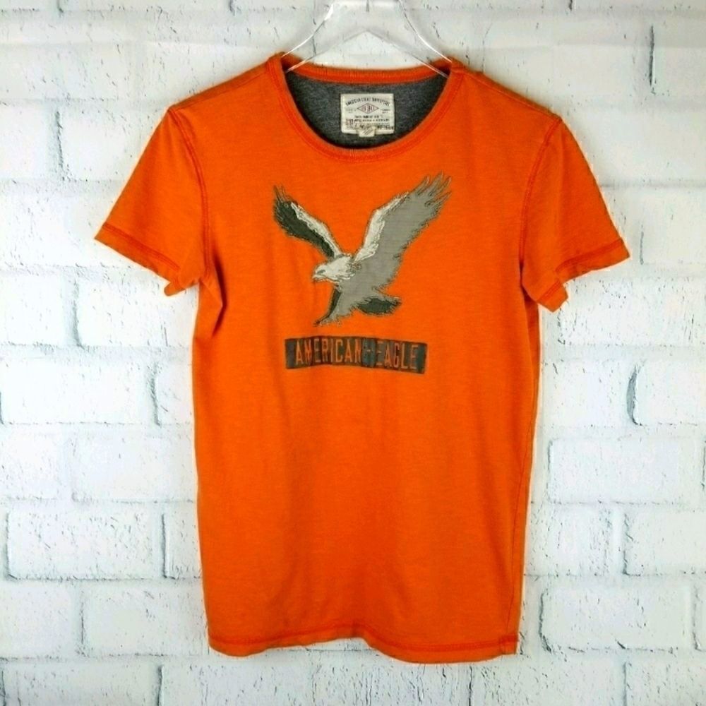 American Eagle Outfitters Short Sleeve Tee.
